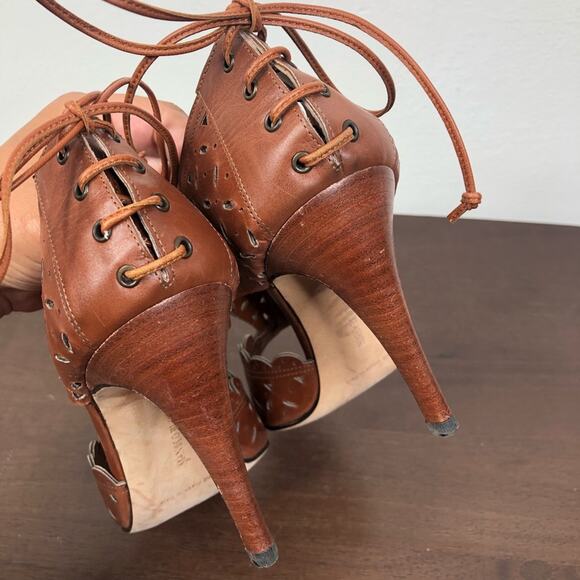 Manolo Blahnik Brown Perforated Open Toe Lace Back Sandals Heels Size 38 - Picture 4 of 10